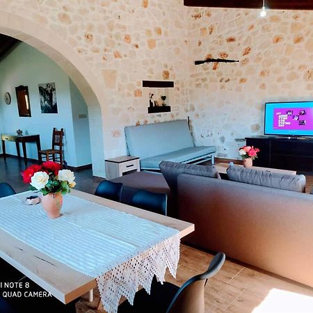 Traditional Villa In Pemonia المظهر الخارجي الصورة